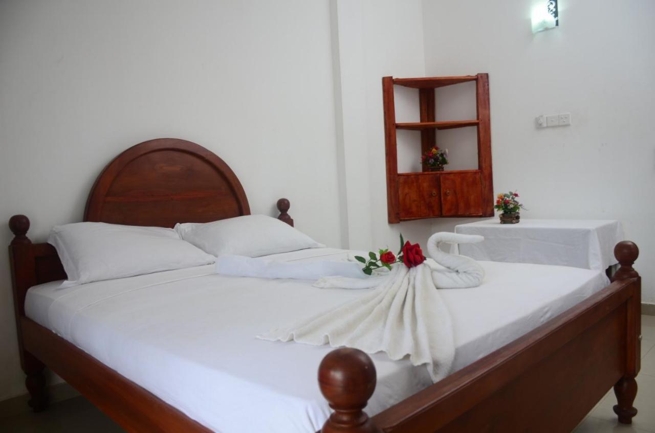White Baby Hotell Hikkaduwa Eksteriør bilde