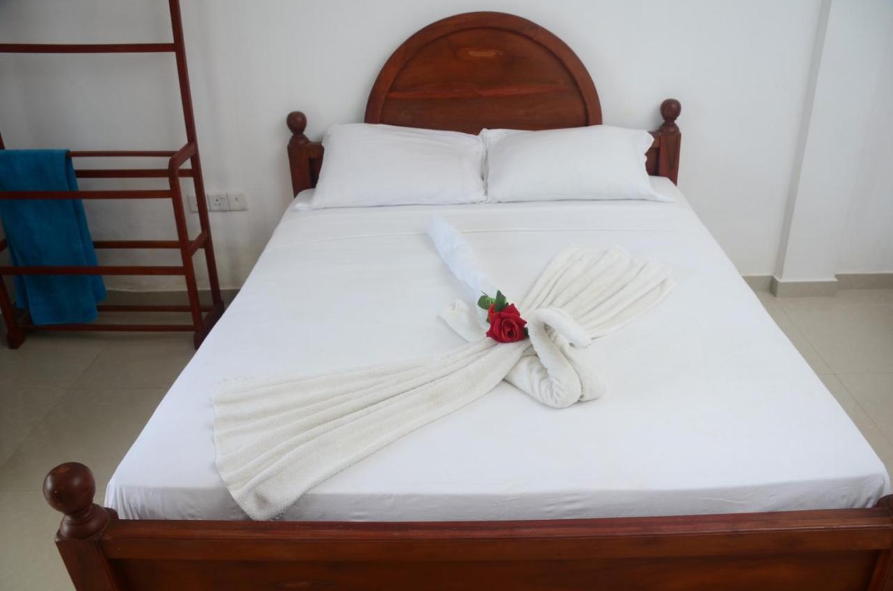White Baby Hotell Hikkaduwa Eksteriør bilde